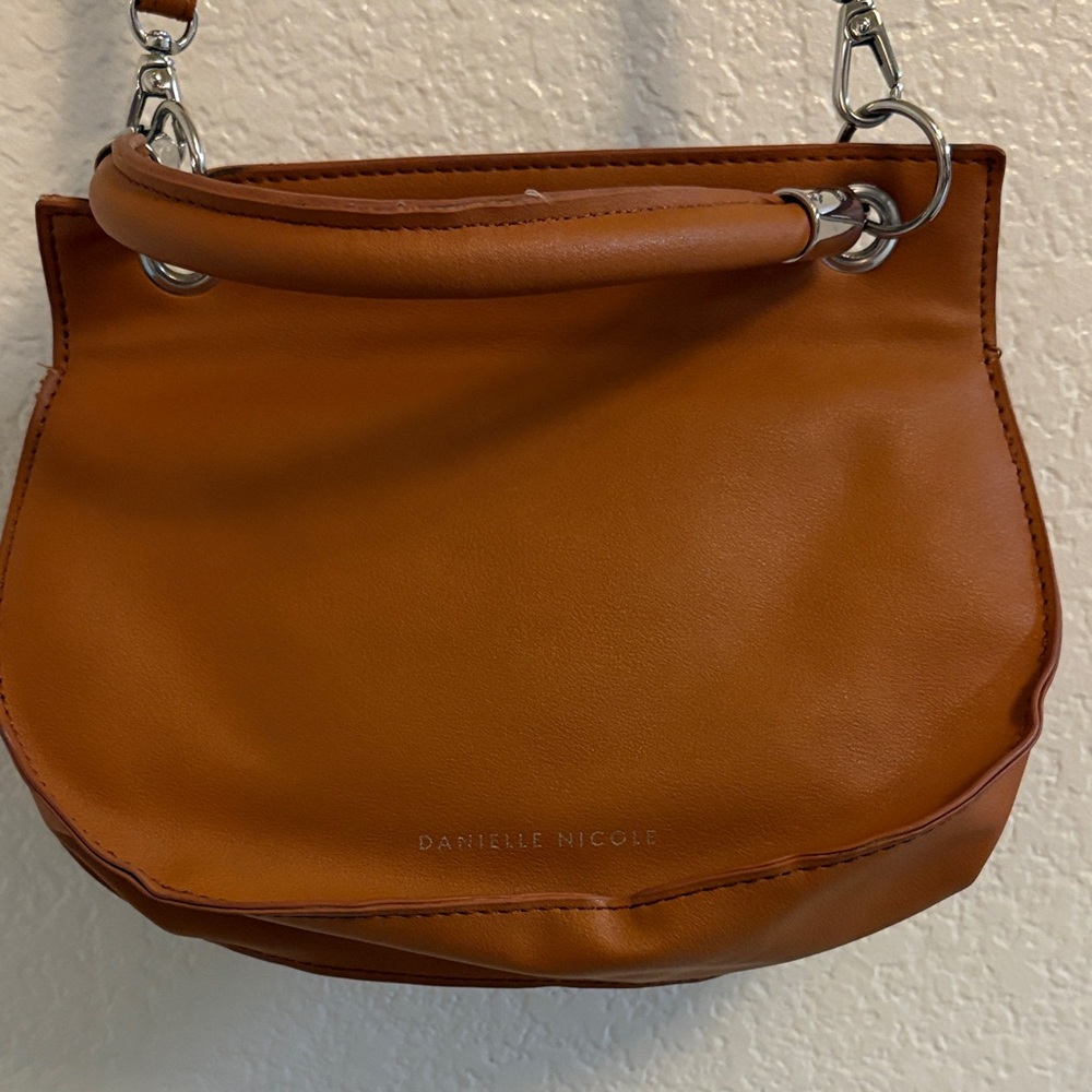 Danielle Nicole Women Purse. - image 3